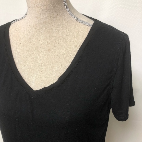 Kit and Ace V Neck tshirt - Picture 2 of 5